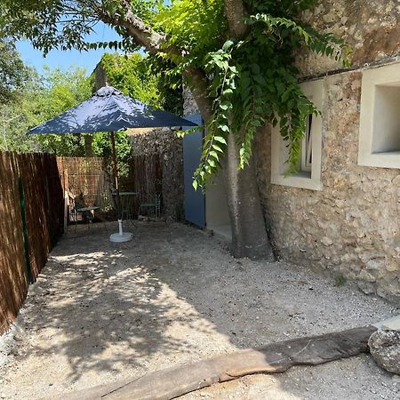 La Parenthese Du Var - Chambre D'Hotes Petits Dejeuners Inclus Et Terrasse Ombragee Saint-Antonin-du-Var Bagian luar foto