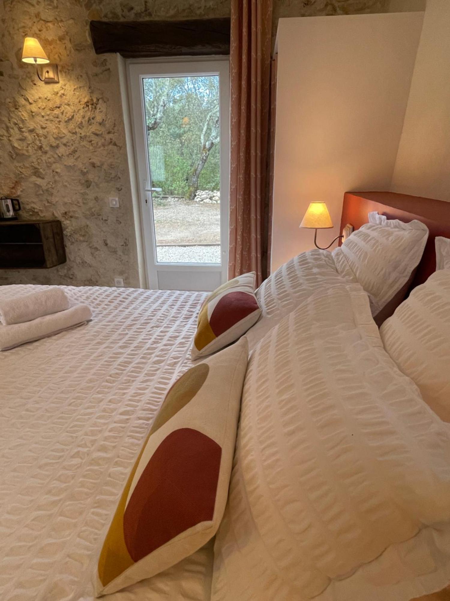 La Parenthese Du Var - Chambre D'Hotes Petits Dejeuners Inclus Et Terrasse Ombragee Saint-Antonin-du-Var Bagian luar foto