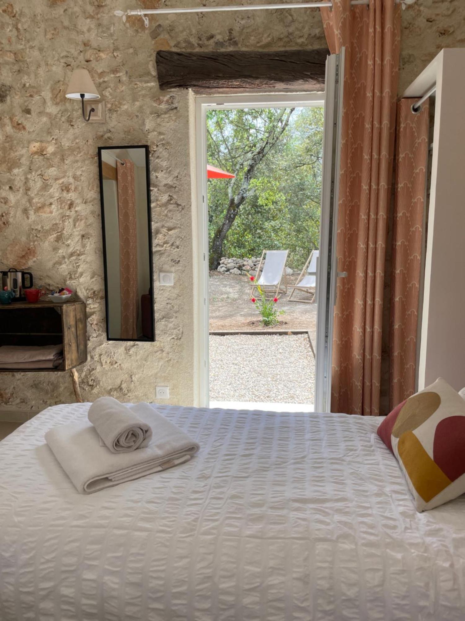 La Parenthese Du Var - Chambre D'Hotes Petits Dejeuners Inclus Et Terrasse Ombragee Saint-Antonin-du-Var Bagian luar foto